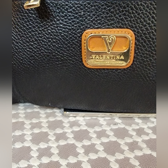 ♥️ EUC Valentina Pebble Crossbody bag - Picture 3 of 10